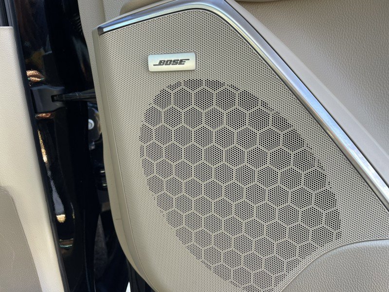 Used 2020 Cadillac Escalade Premium Luxury image 28