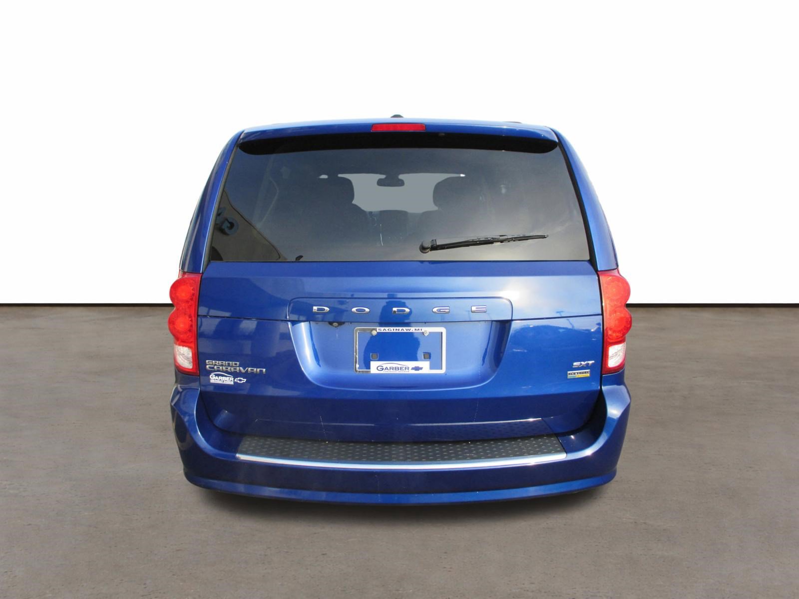 Used 2018 Dodge Grand Caravan SXT image 4