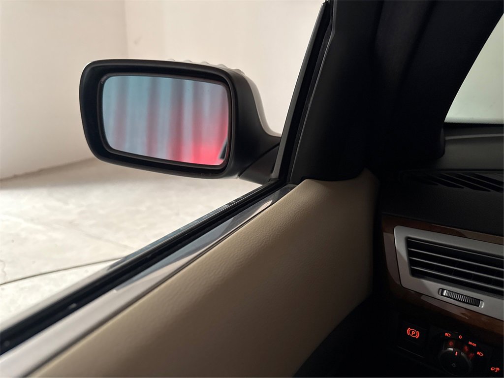 Used 2008 BMW 750Li image 36