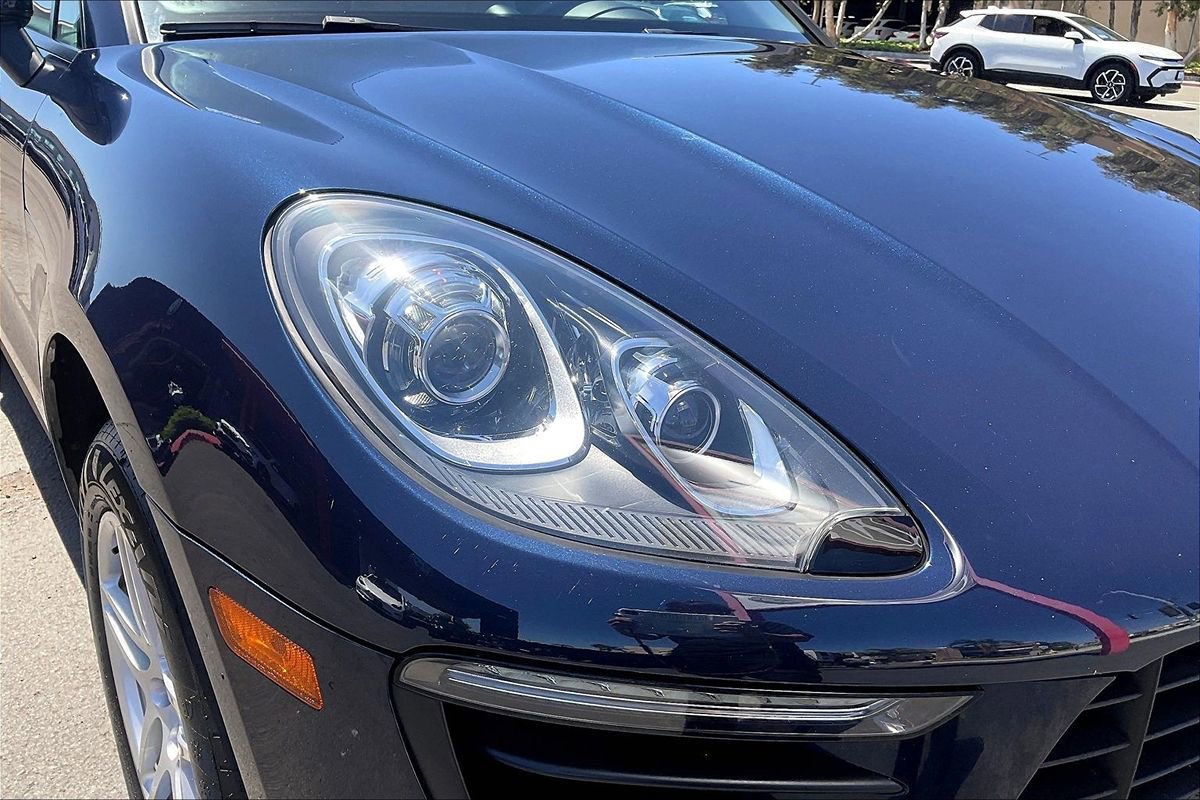 Used 2018 Porsche Macan AWD/4WD image 4