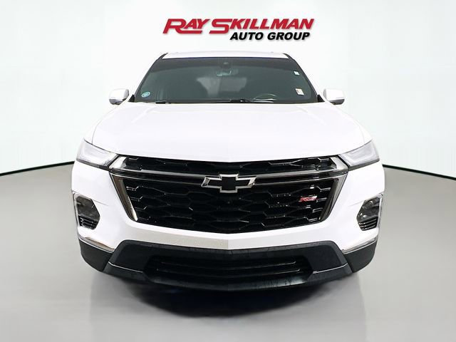 Used 2023 Chevrolet Traverse RS image 2