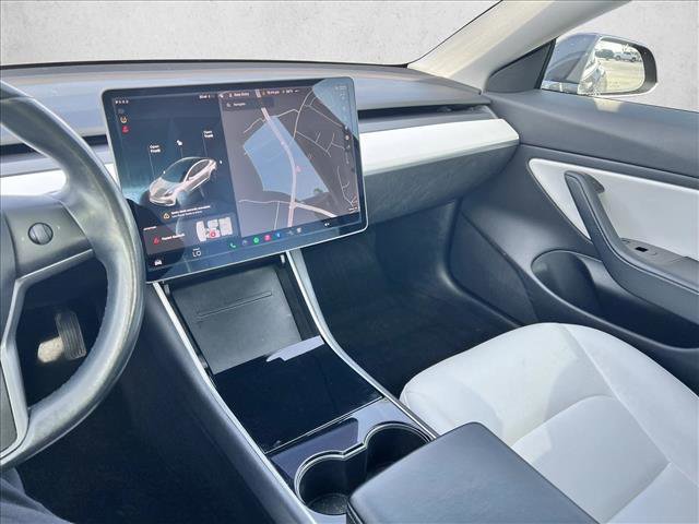 Used 2019 Tesla Model 3 Standard Range Plus image 11