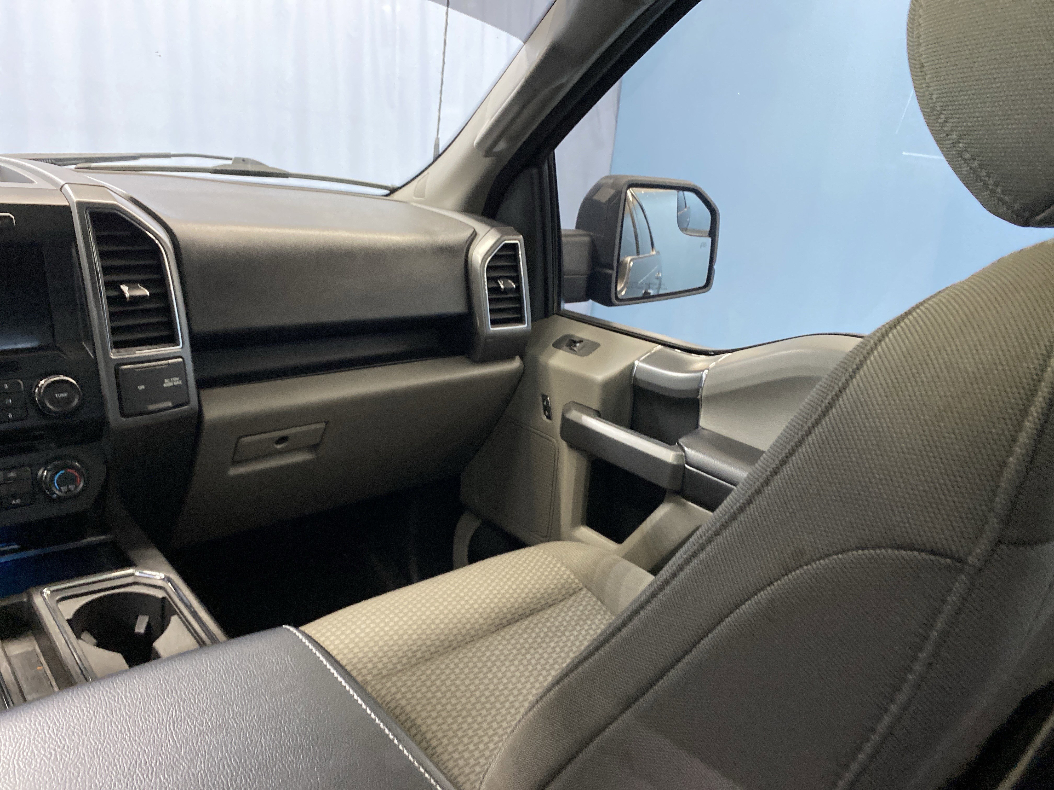 Used 2018 Ford F150 XLT w/ Equipment Group 302A Luxury image 28