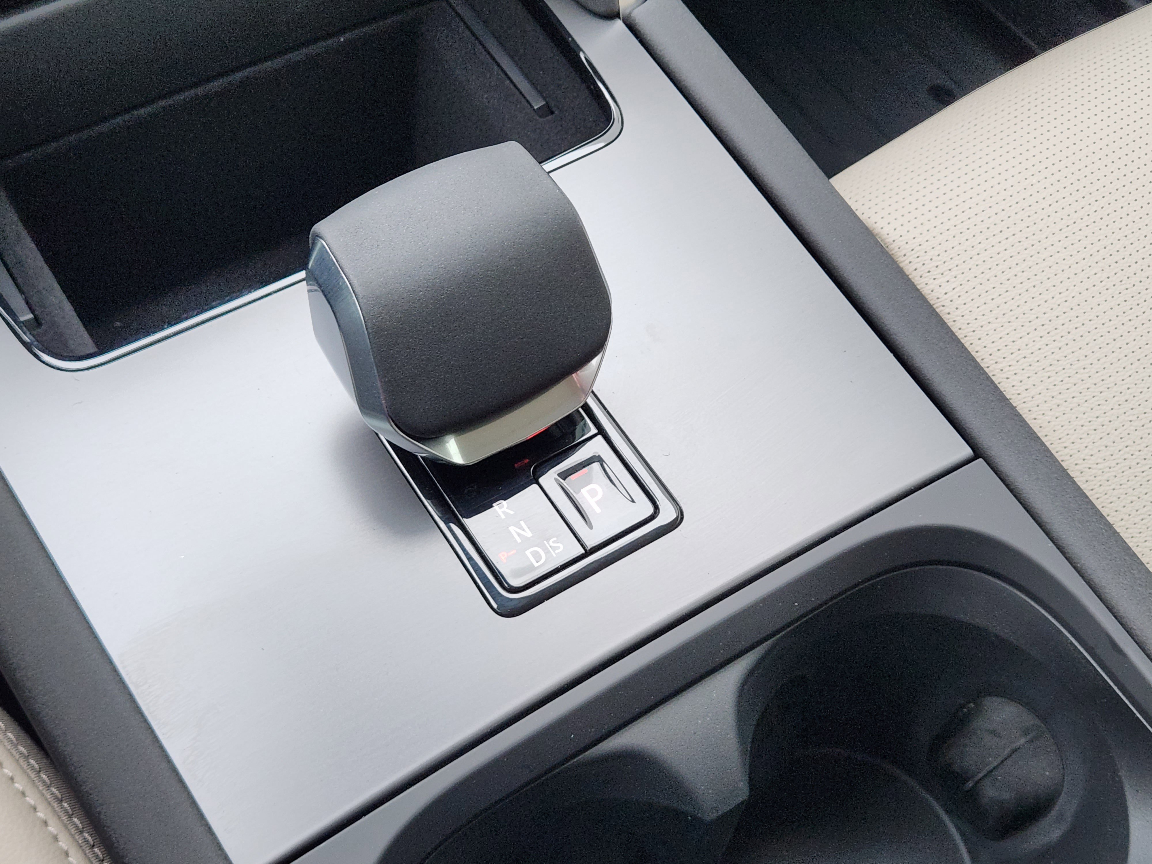 New 2025 Land Rover Discovery Sport S image 21