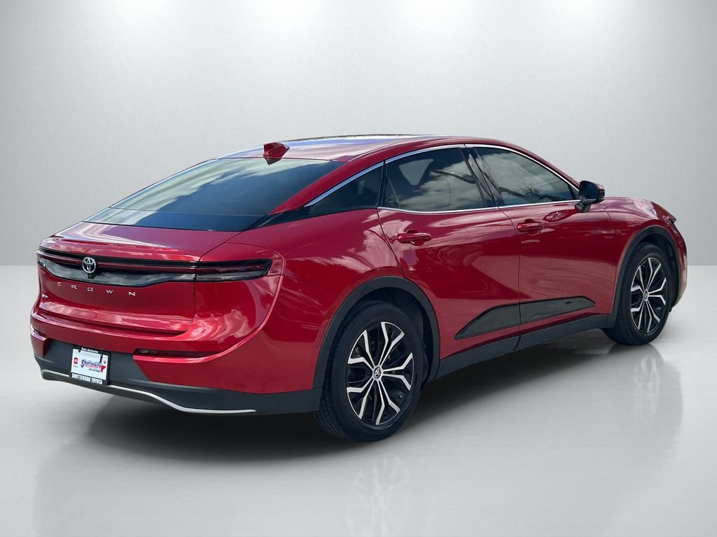 Certified 2023 Toyota Crown AWD/4WD image 5