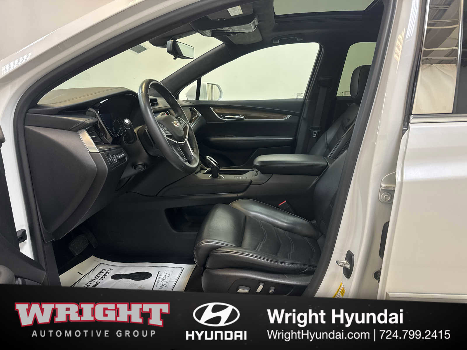 Used 2017 Cadillac XT5 Platinum AWD/4WD image 11