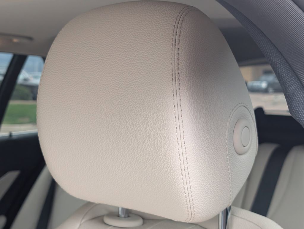 Certified 2018 Mercedes-Benz E 400 4MATIC Wagon image 12