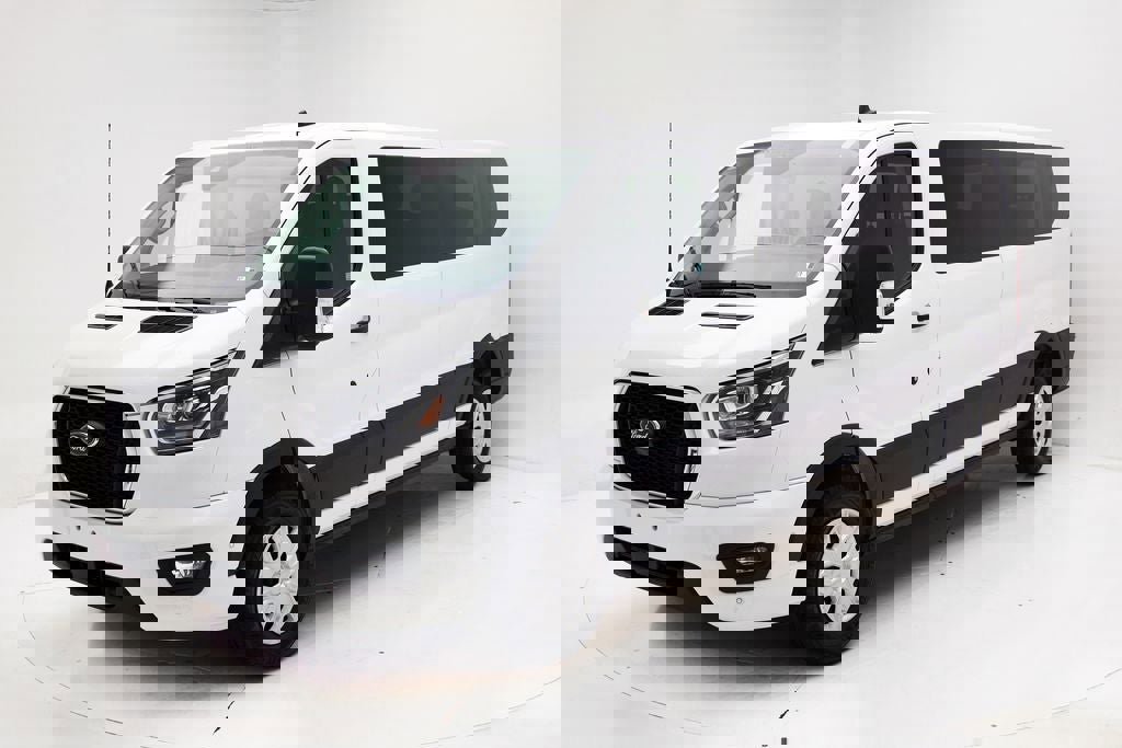 Used 2023 Ford Transit 350 XLT image 2