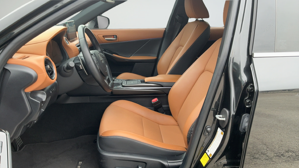 Used 2024 Lexus IS 300 w/ Comfort Package RWD image 17