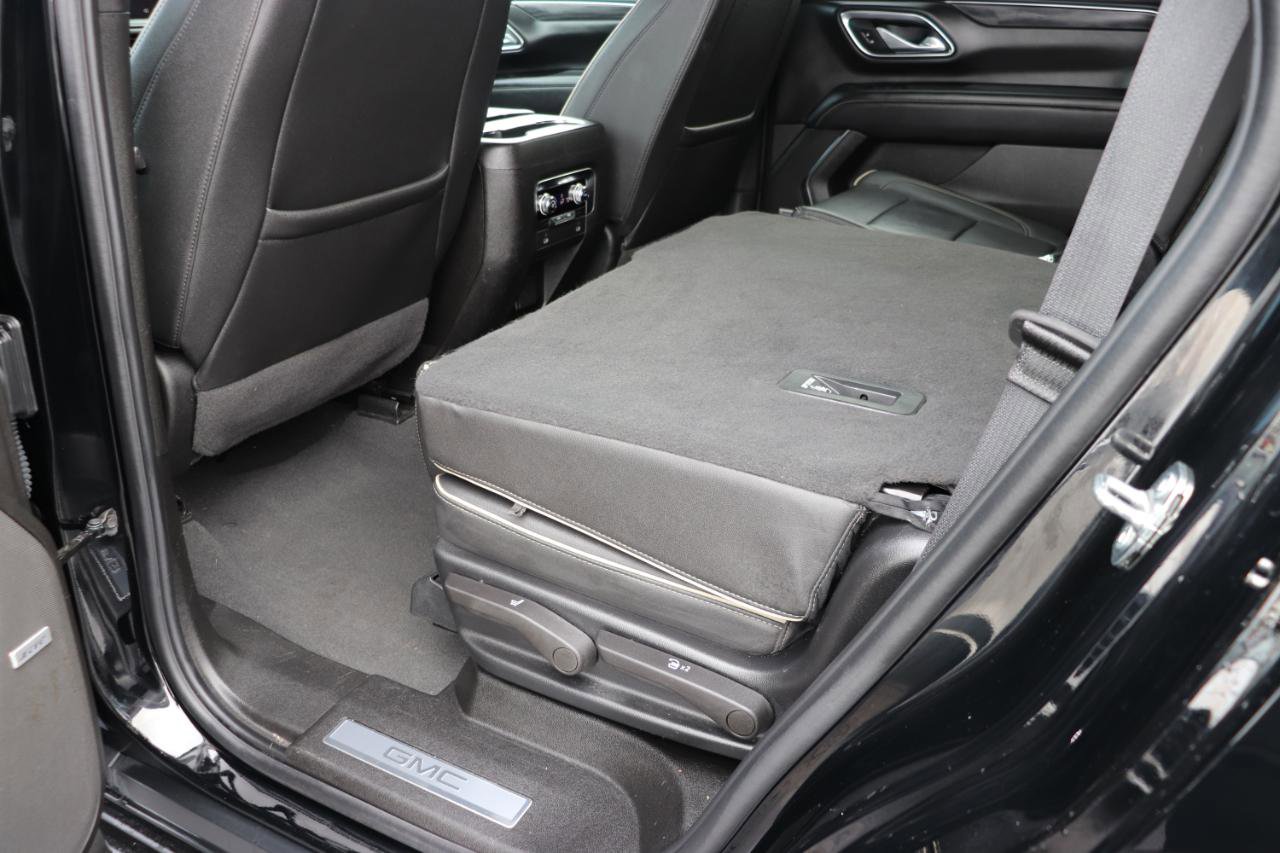 Used 2024 GMC Yukon SLT image 27