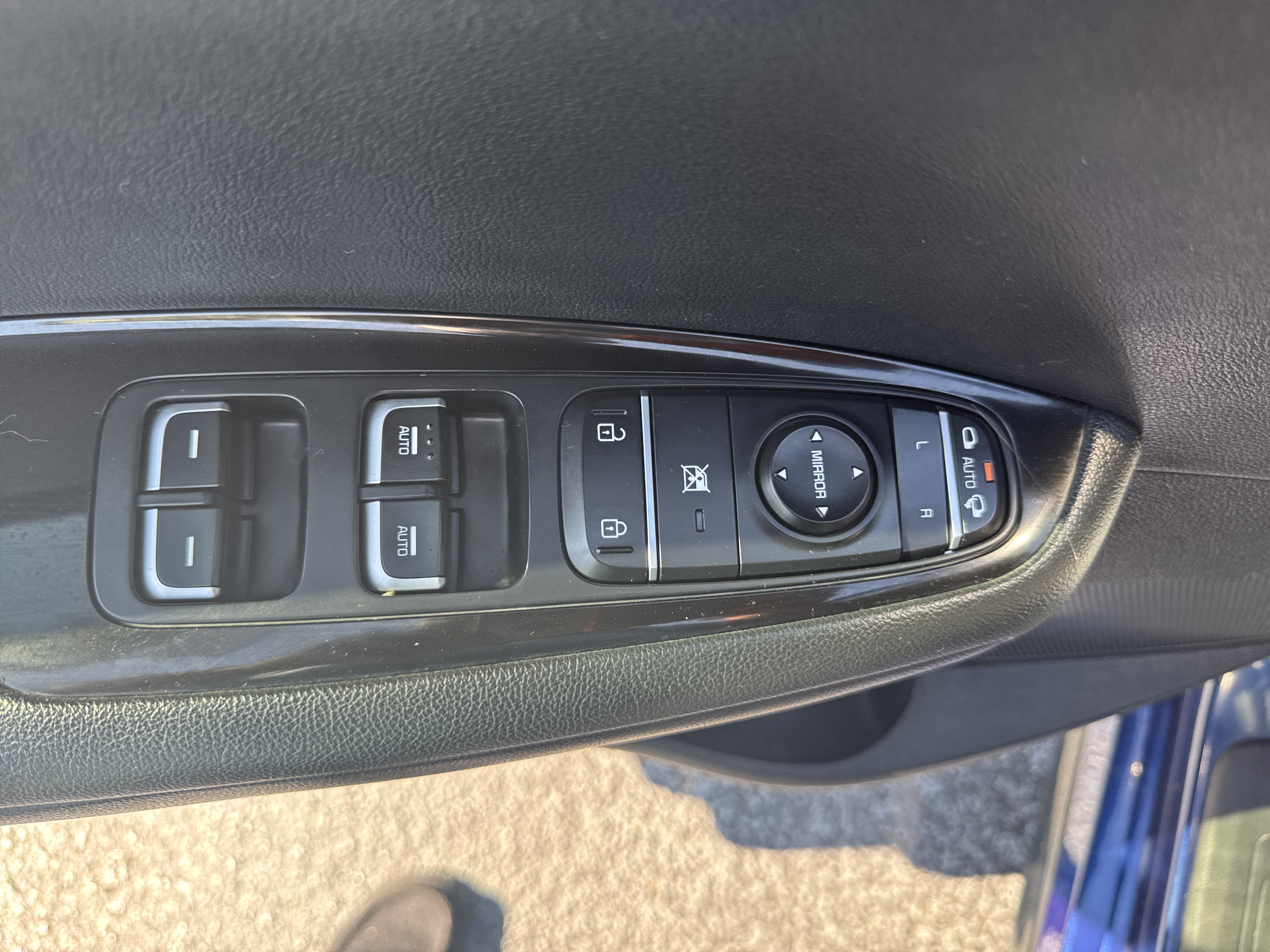 Used 2018 Kia Optima SX FWD image 9