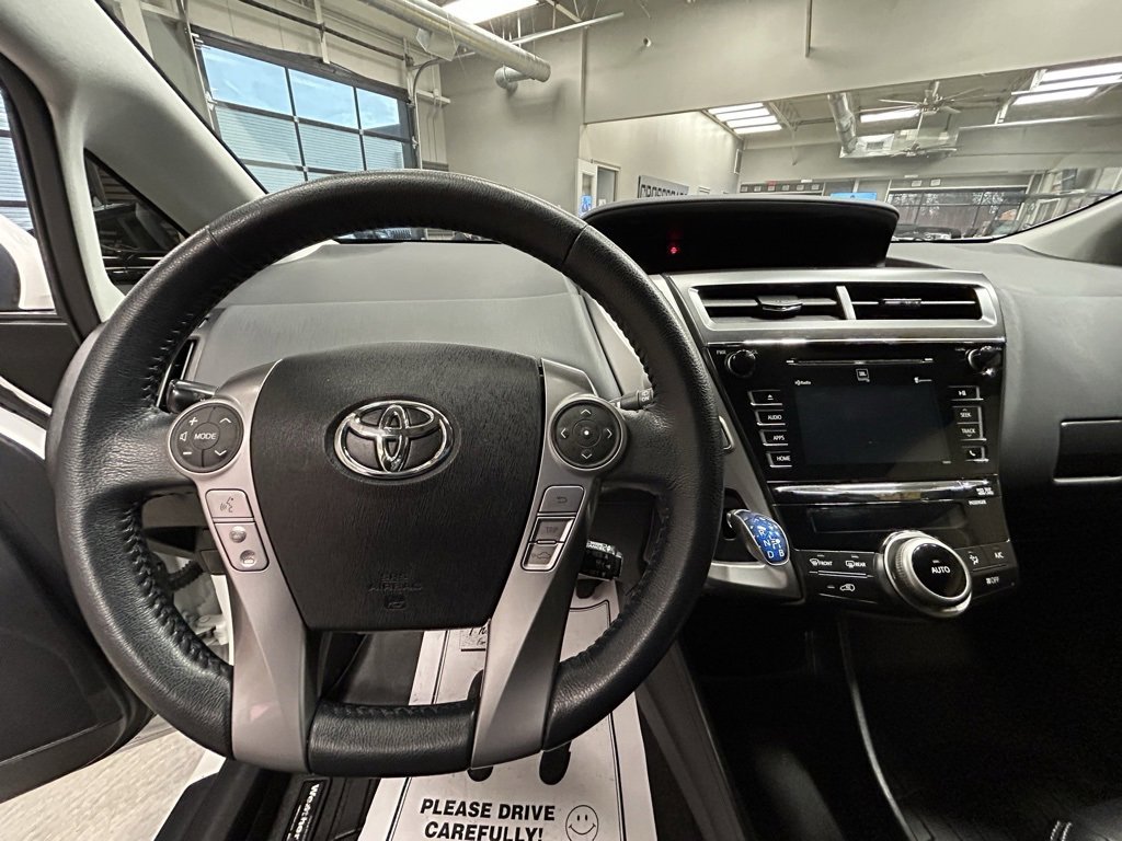 Used 2016 Toyota Prius V Five image 9