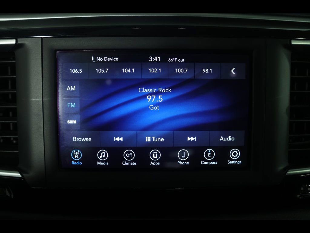 Used 2018 Chrysler Pacifica Touring Plus w/ S Appearance Package image 22