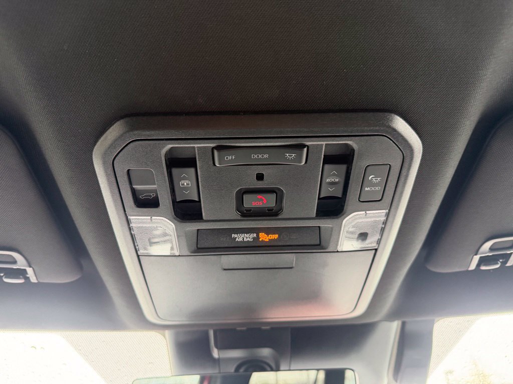 Used 2024 Toyota Sequoia Platinum AWD/4WD image 29