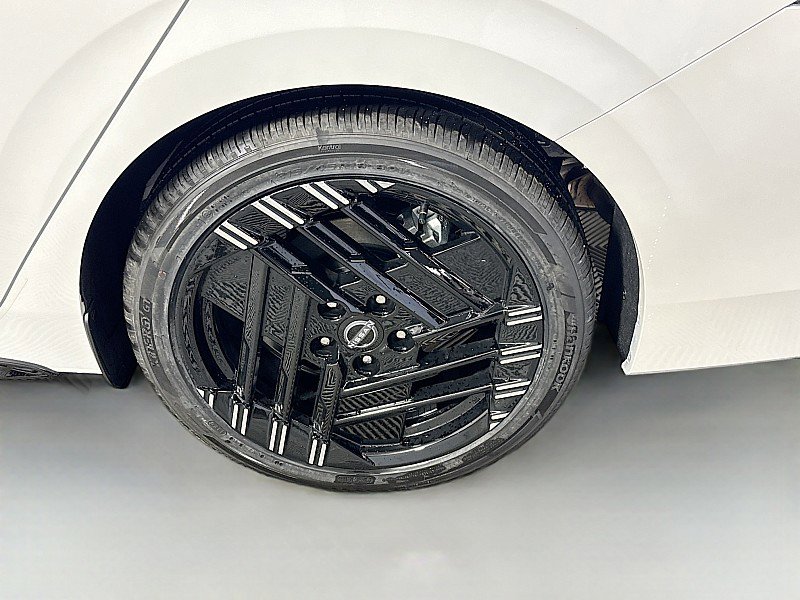 New 2026 Nissan Sentra SR w/ SR Premium Package FWD image 31