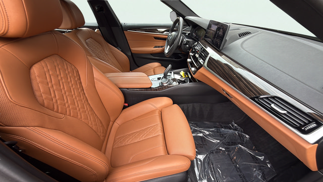 Used 2022 BMW 530i w/ Premium Package RWD image 21