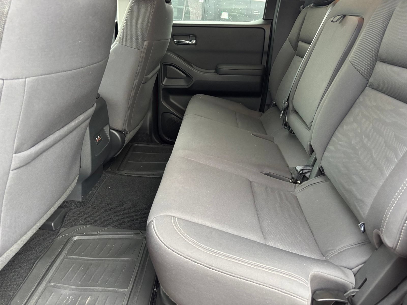 Used 2022 Nissan Frontier SV RWD image 7