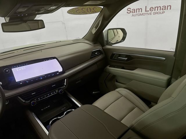 Used 2025 Chevrolet Suburban Z71 w/ Comfort Package image 26