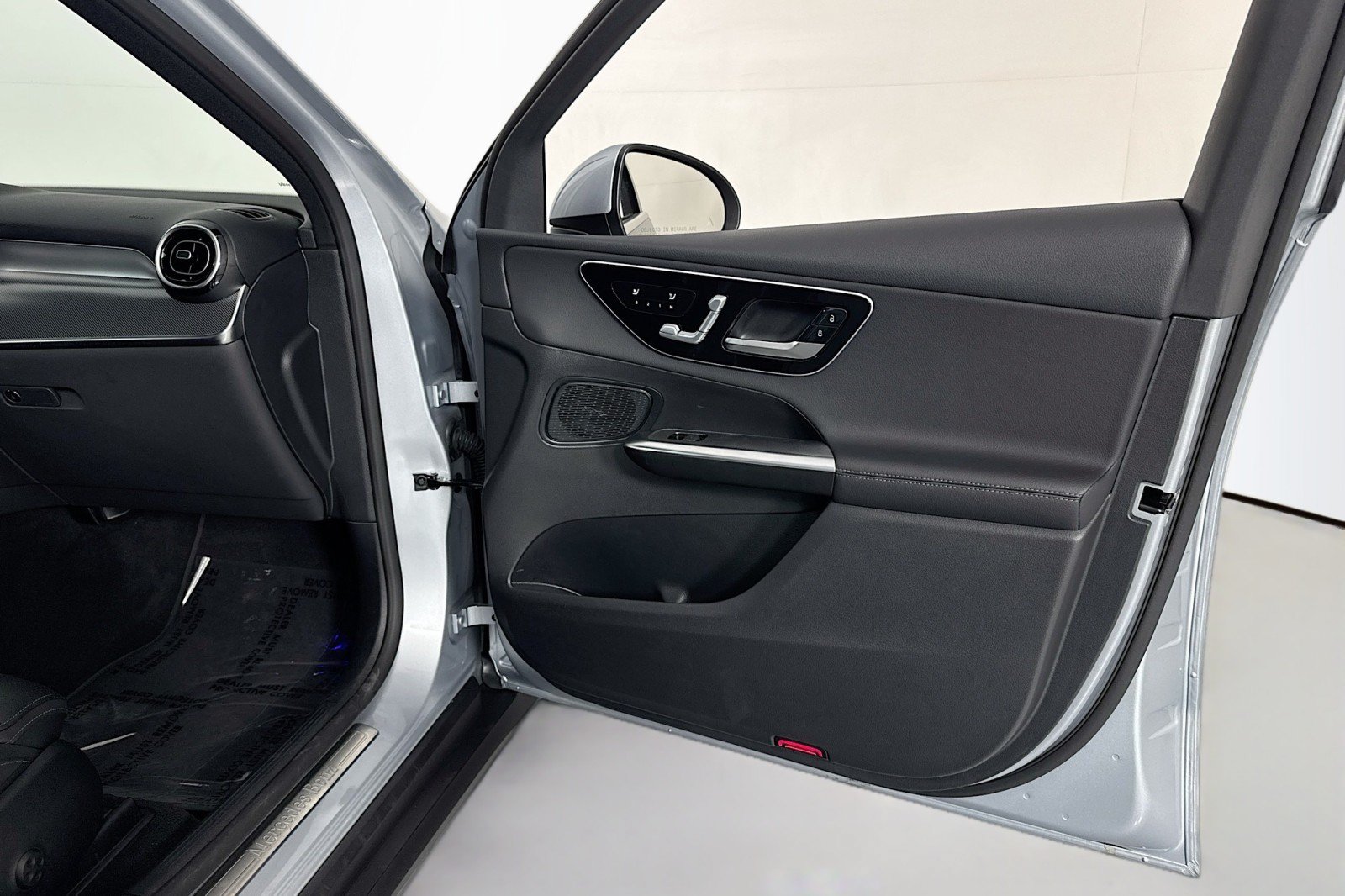 Certified 2026 Mercedes-Benz GLC 300 image 24