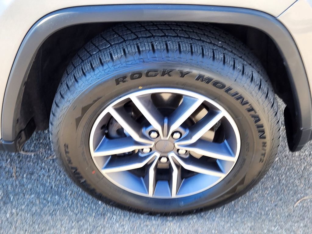 Used 2021 Jeep Grand Cherokee Limited image 16