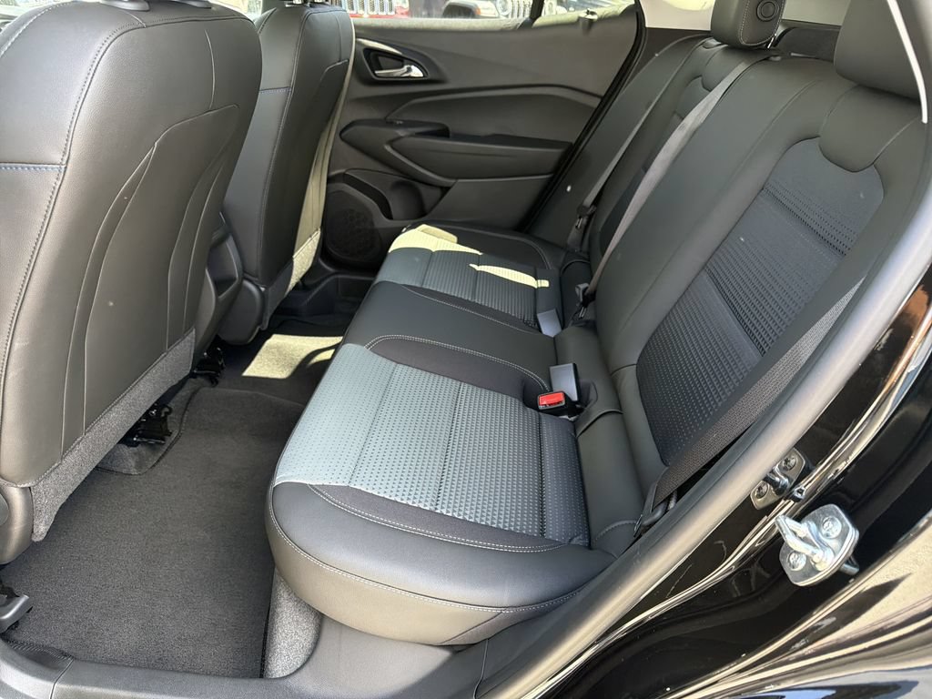 New 2026 Chevrolet Trax LT w/ LT Convenience Package FWD image 16