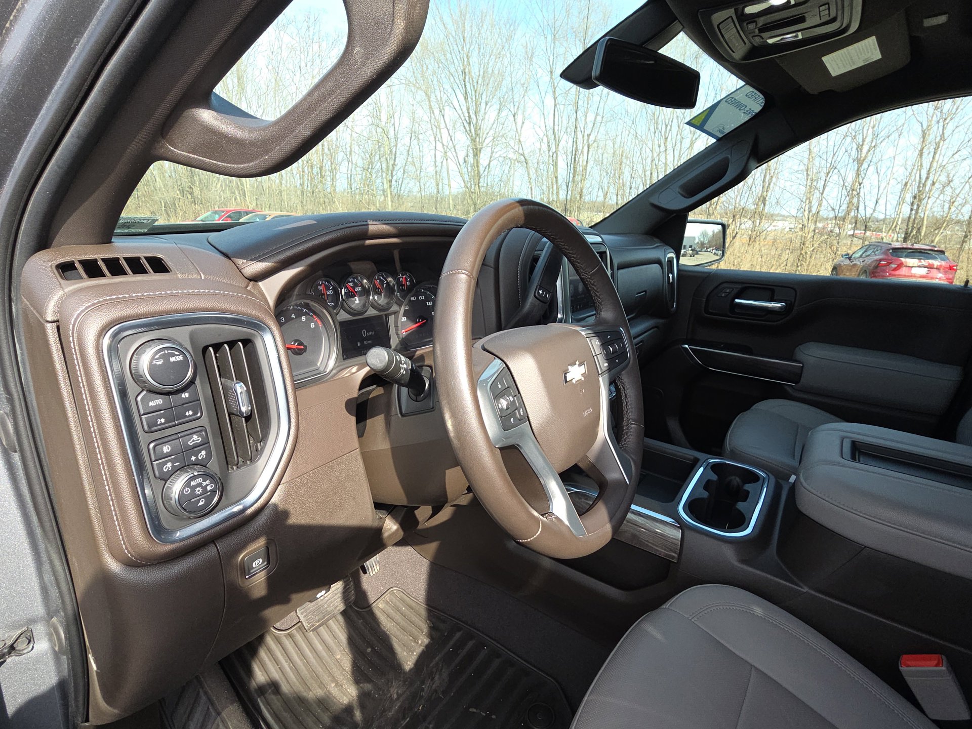 Used 2022 Chevrolet Silverado 1500 LTZ w/ Z71 Off-Road Package image 15