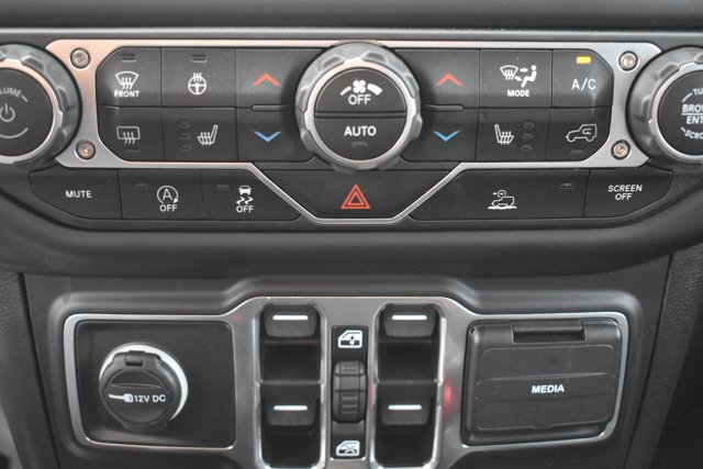 Used 2023 Jeep Gladiator Overland w/ Cold Weather Group AWD/4WD image 25