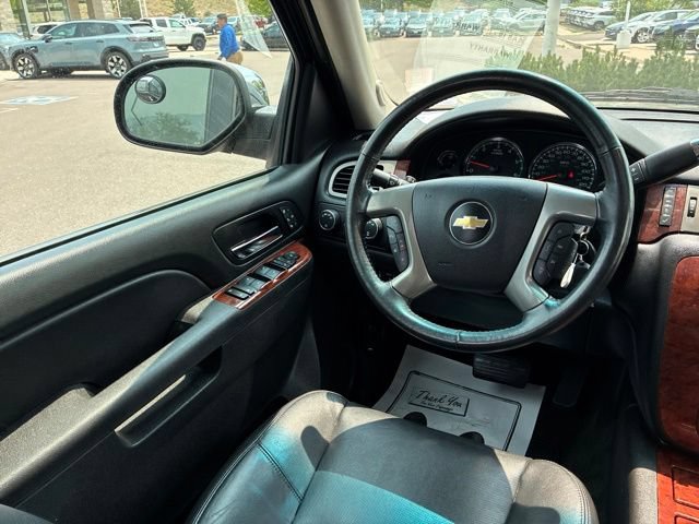 Used 2013 Chevrolet Avalanche LTZ AWD/4WD image 18