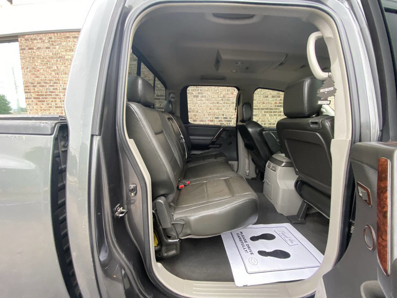 Used 2004 Nissan Titan LE w/ (Tow) Big Tow Pkg RWD image 10