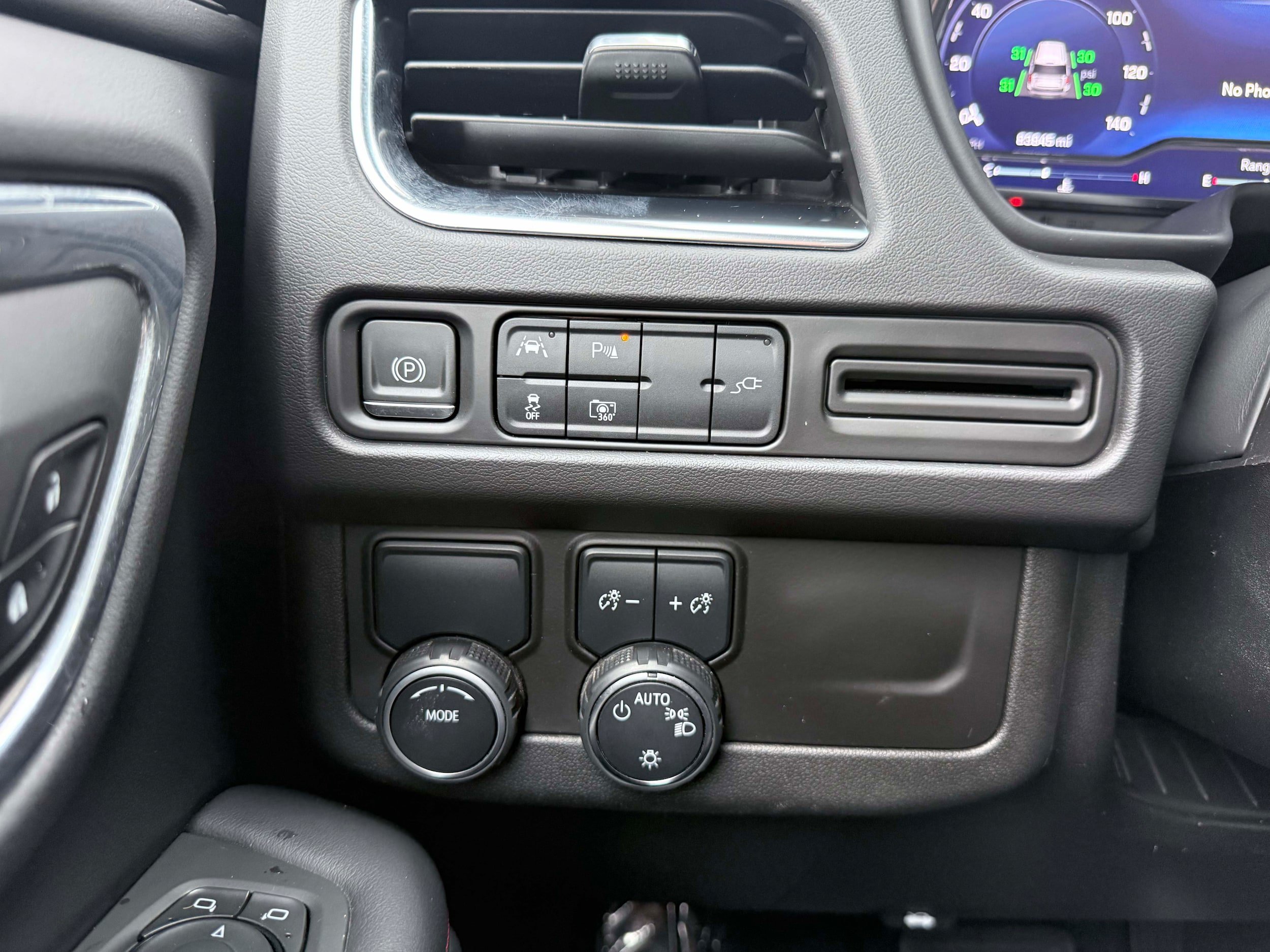Used 2022 Chevrolet Tahoe RST w/ Luxury Package RWD image 18