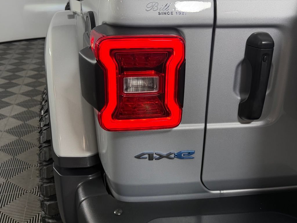 Used 2024 Jeep Wrangler Unlimited Rubicon 4xe AWD/4WD image 13