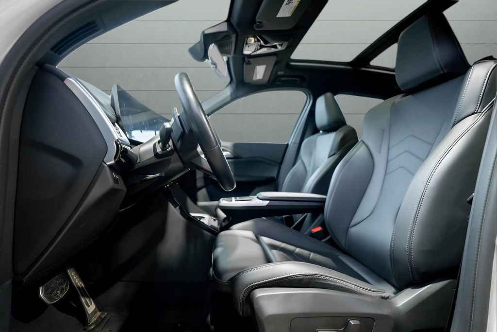 Used 2024 BMW X1 xDrive28i w/ M Sport Package image 2