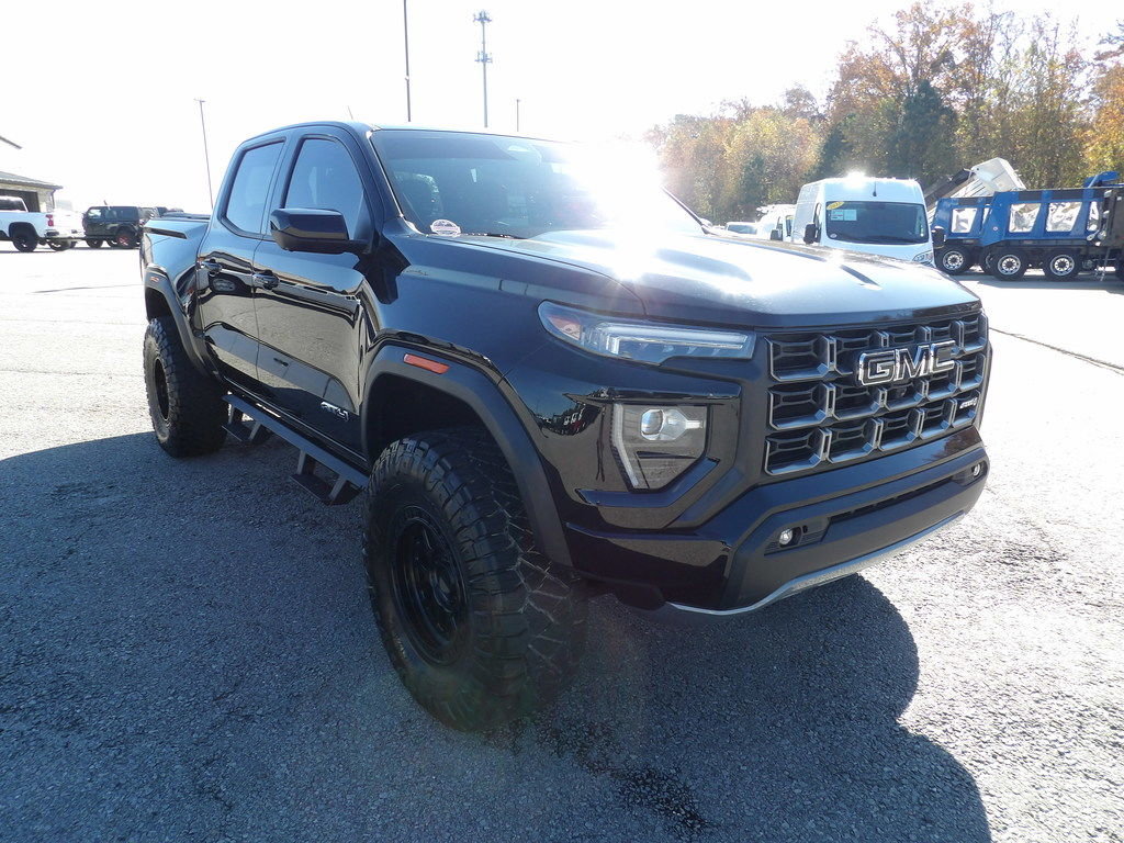 Used 2023 GMC Canyon AT4 w/ AT4 Premium Package image 11