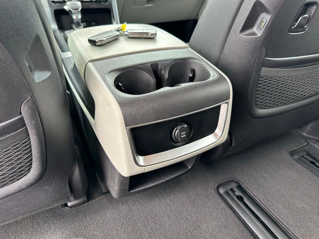 Used 2022 Kia Carnival LX FWD image 24