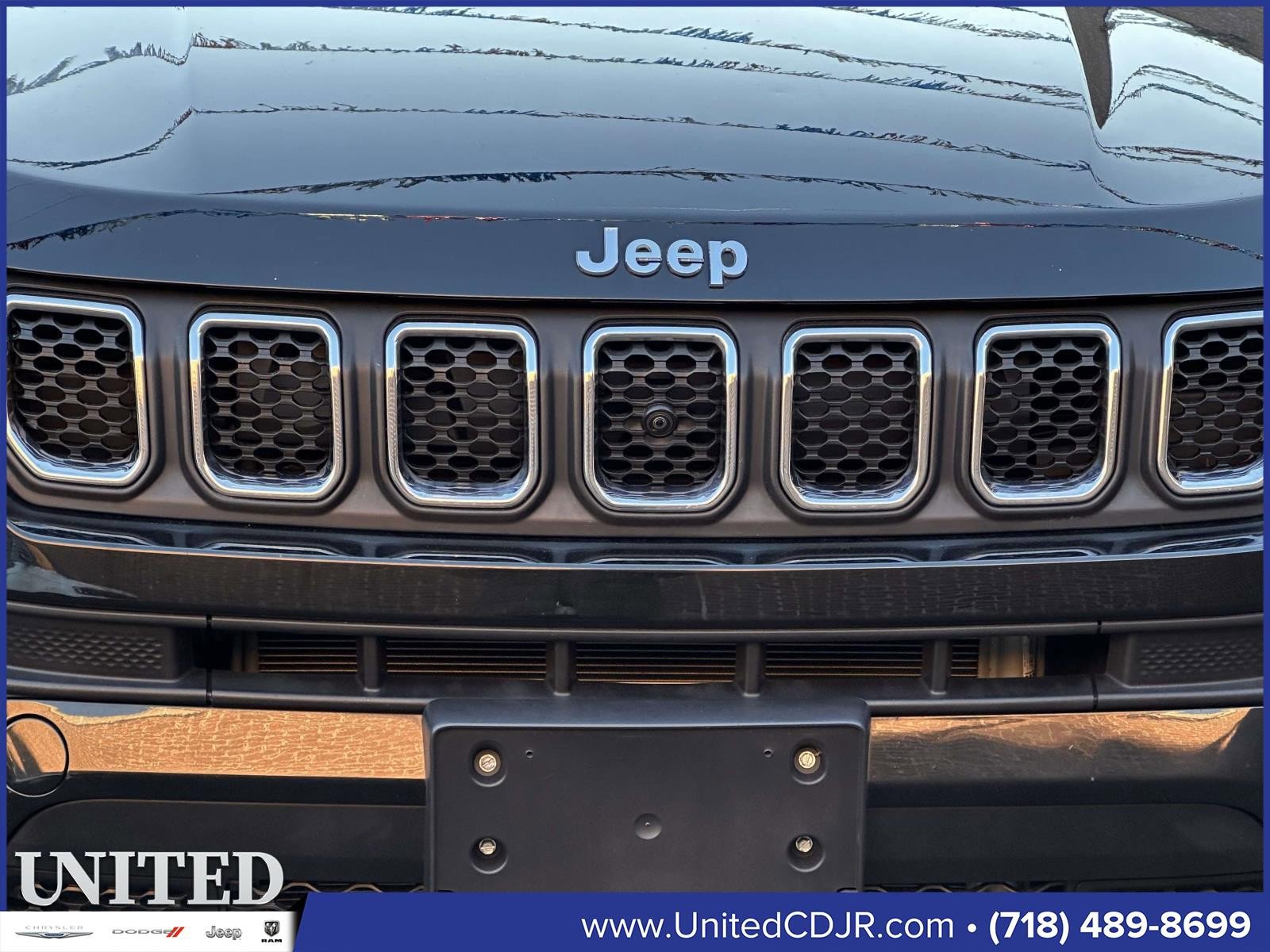 Used 2023 Jeep Compass Latitude w/ Sun and Sound Group image 9