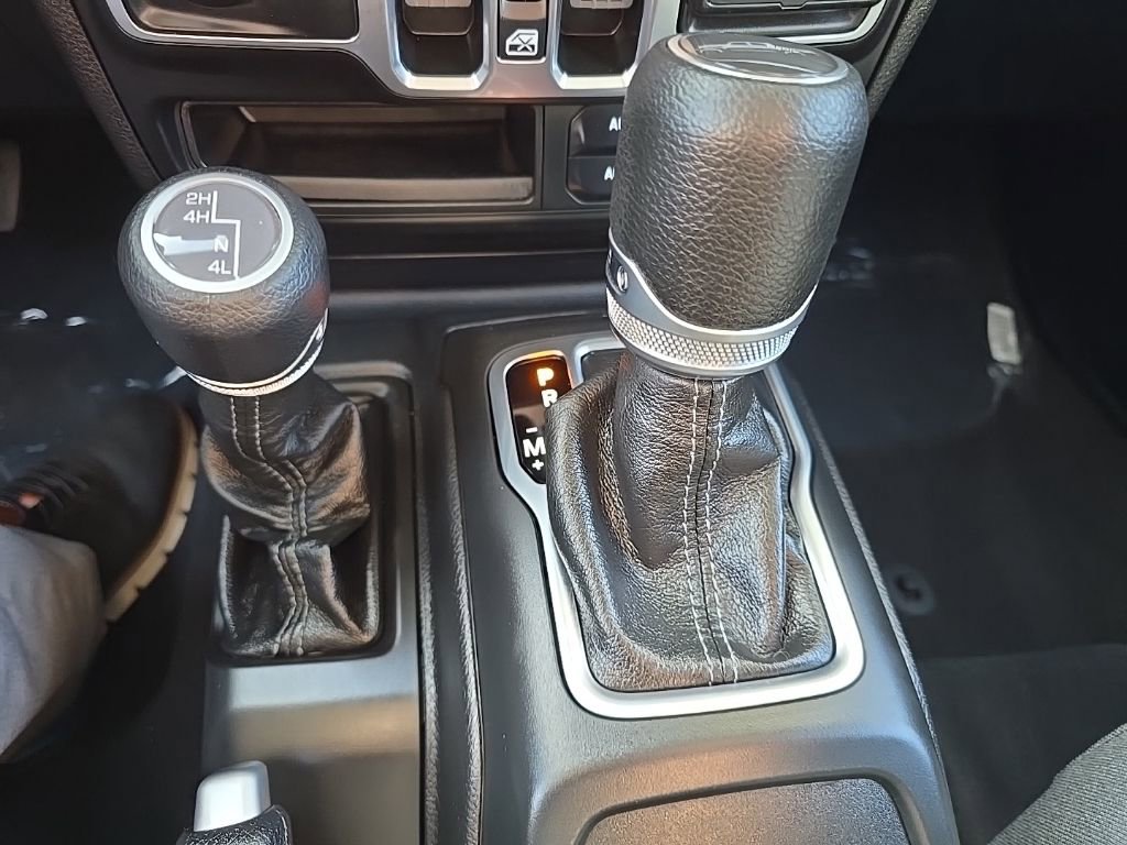 New 2025 Jeep Gladiator Sport image 32