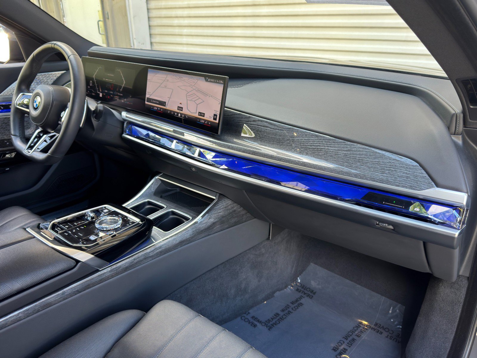 Used 2023 BMW 760i xDrive w/ Executive Package AWD/4WD image 15