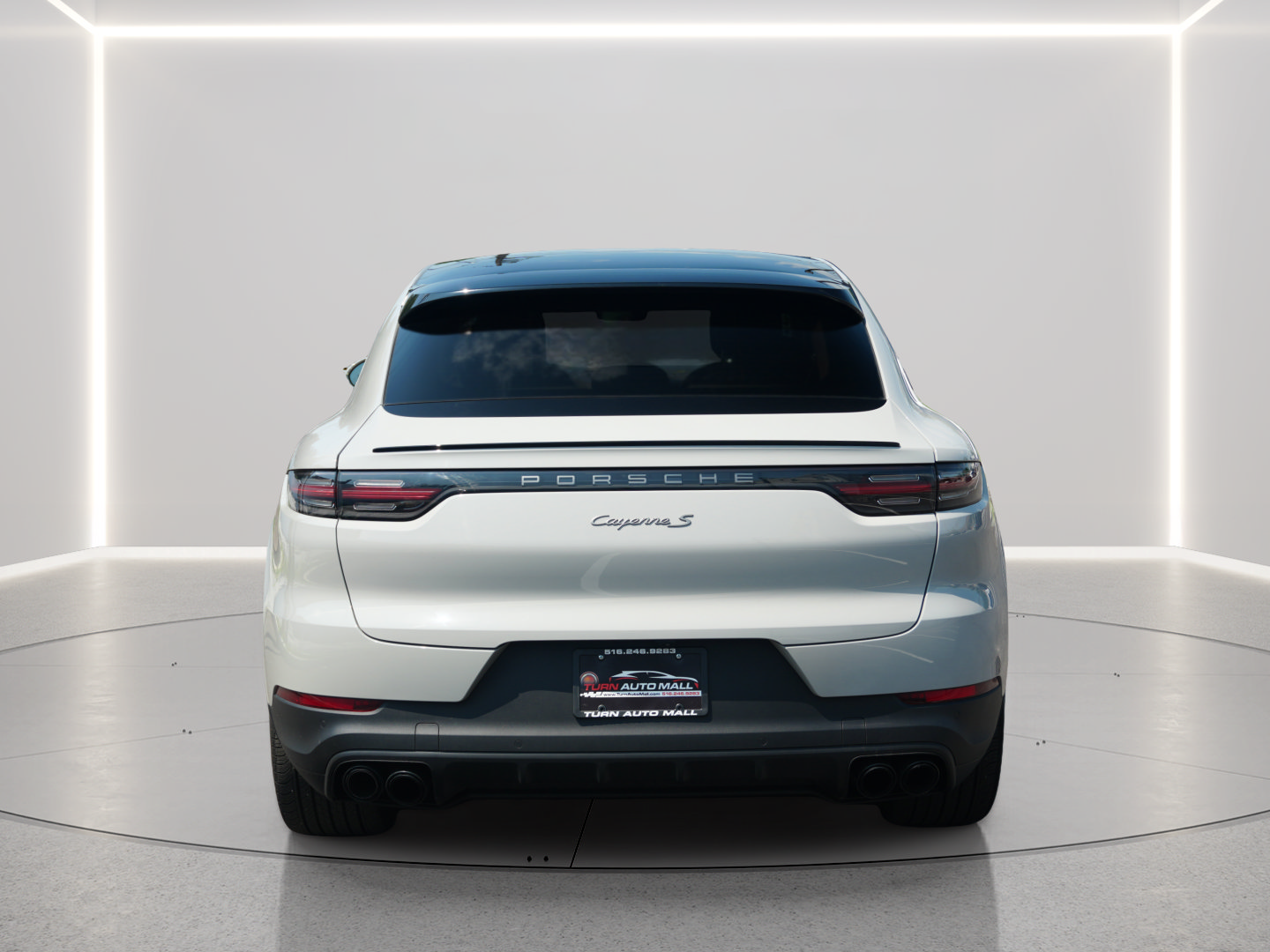 Used 2022 Porsche Cayenne S AWD/4WD image 3