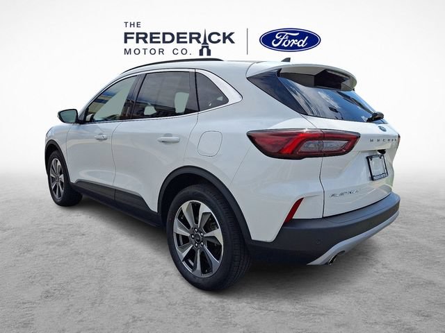 Certified 2025 Ford Escape Platinum AWD/4WD image 6
