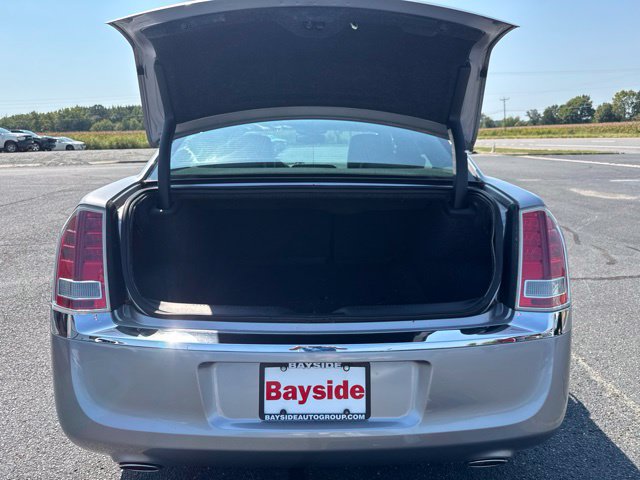 Used 2014 Chrysler 300 RWD image 28