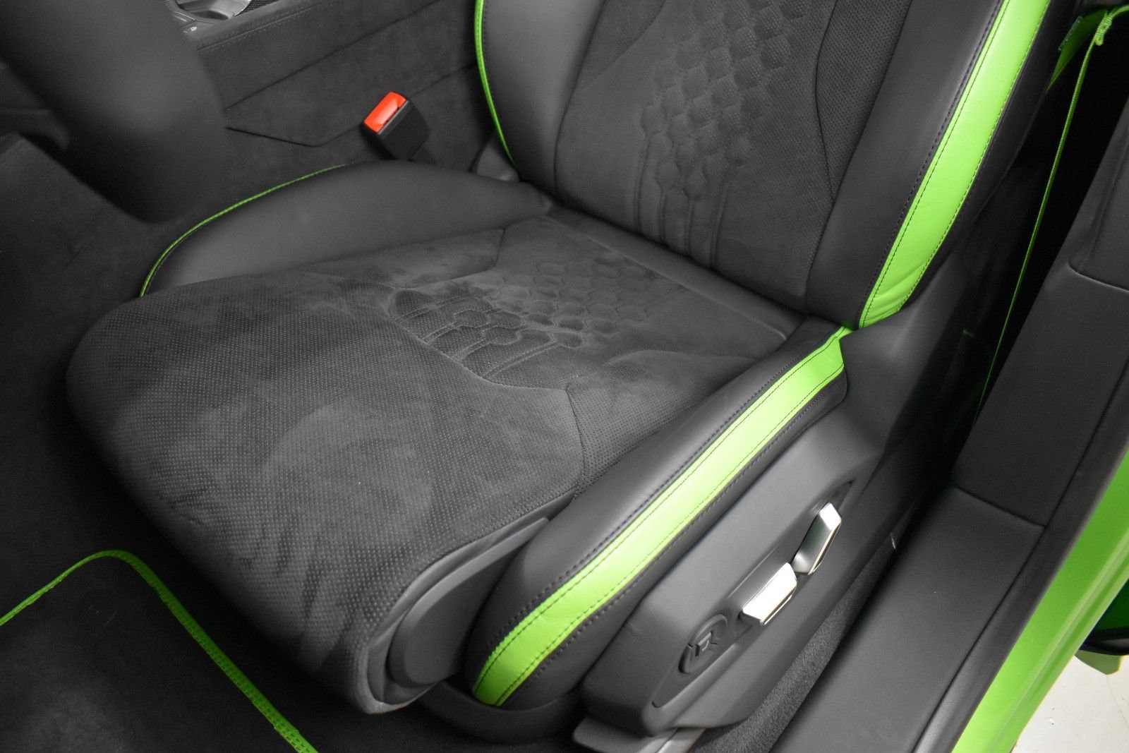 Used 2024 Lamborghini Urus S AWD/4WD image 23