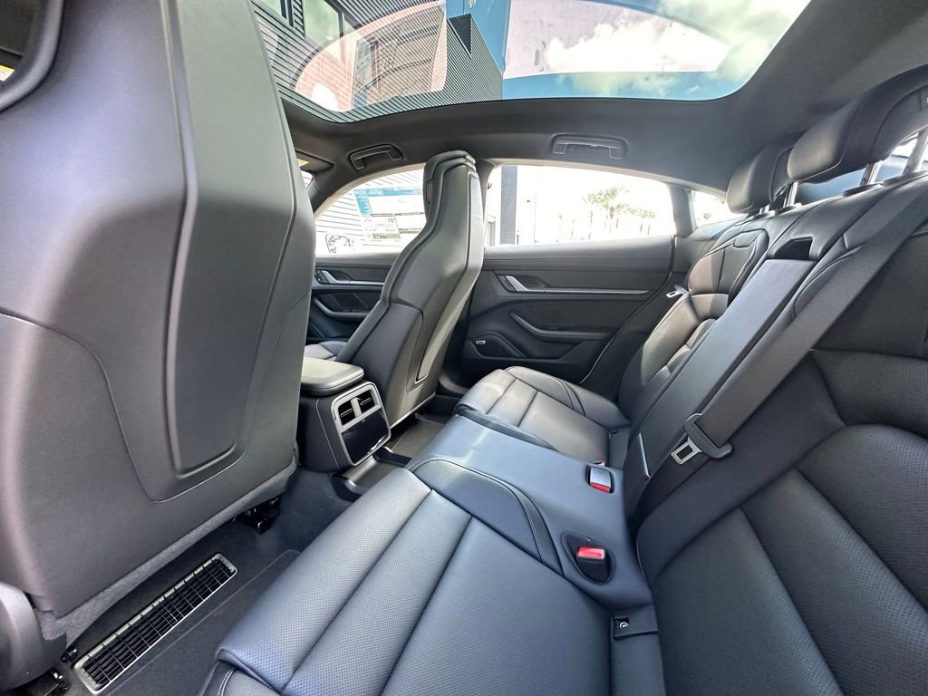 Used 2025 Porsche Taycan 4S image 27