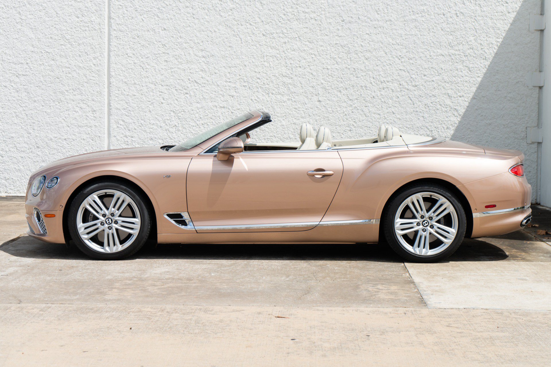 Used 2022 Bentley Continental GT AWD/4WD image 3