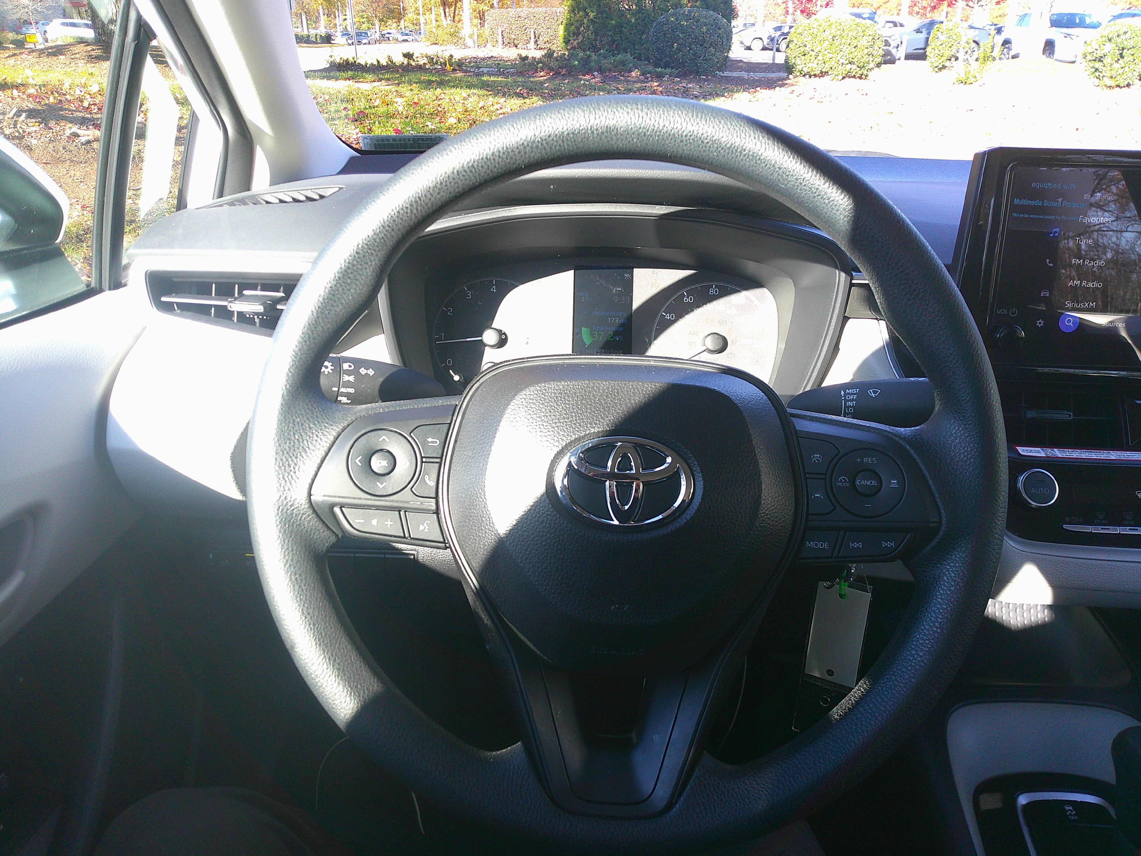 Used 2025 Toyota Corolla LE image 18