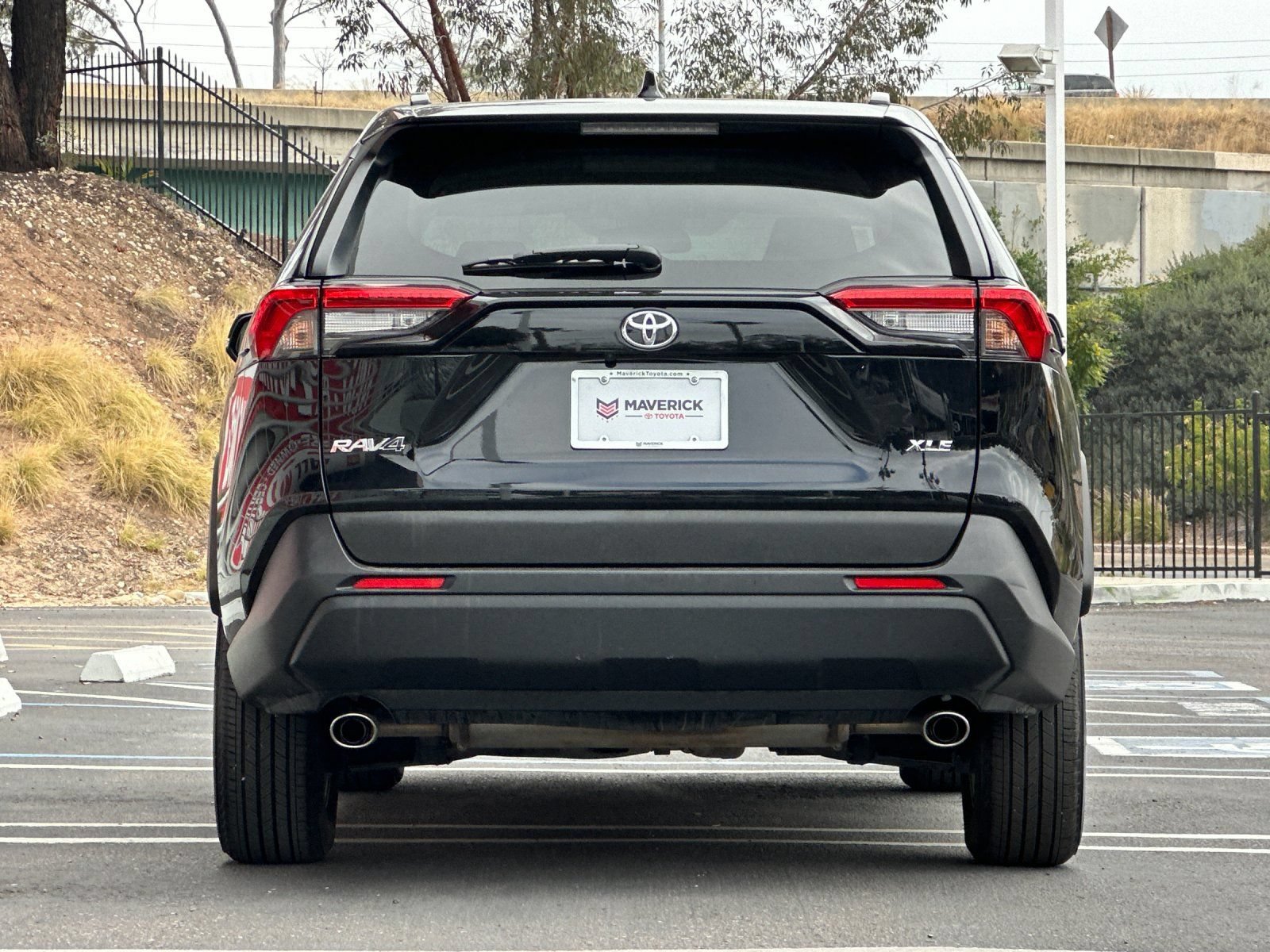 Used 2025 Toyota RAV4 XLE FWD image 4