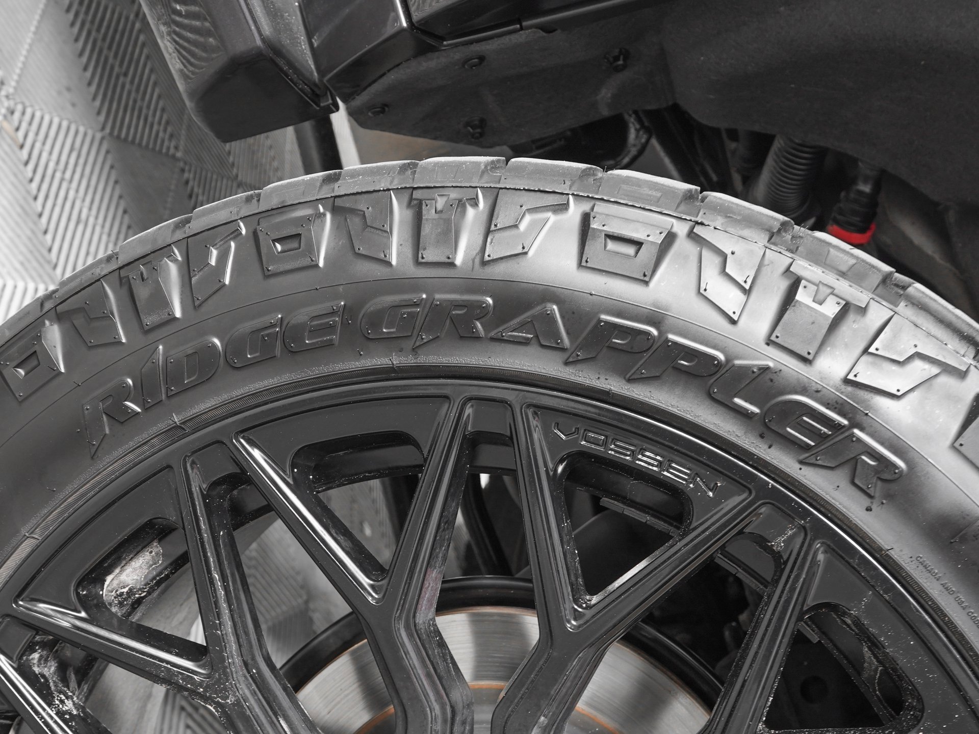 Used 2025 Lexus GX 550 550 Luxury w/ Cold Area Package image 38