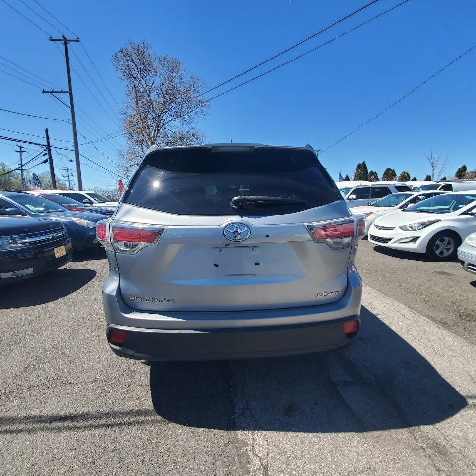 Used 2015 Toyota Highlander Plus image 4