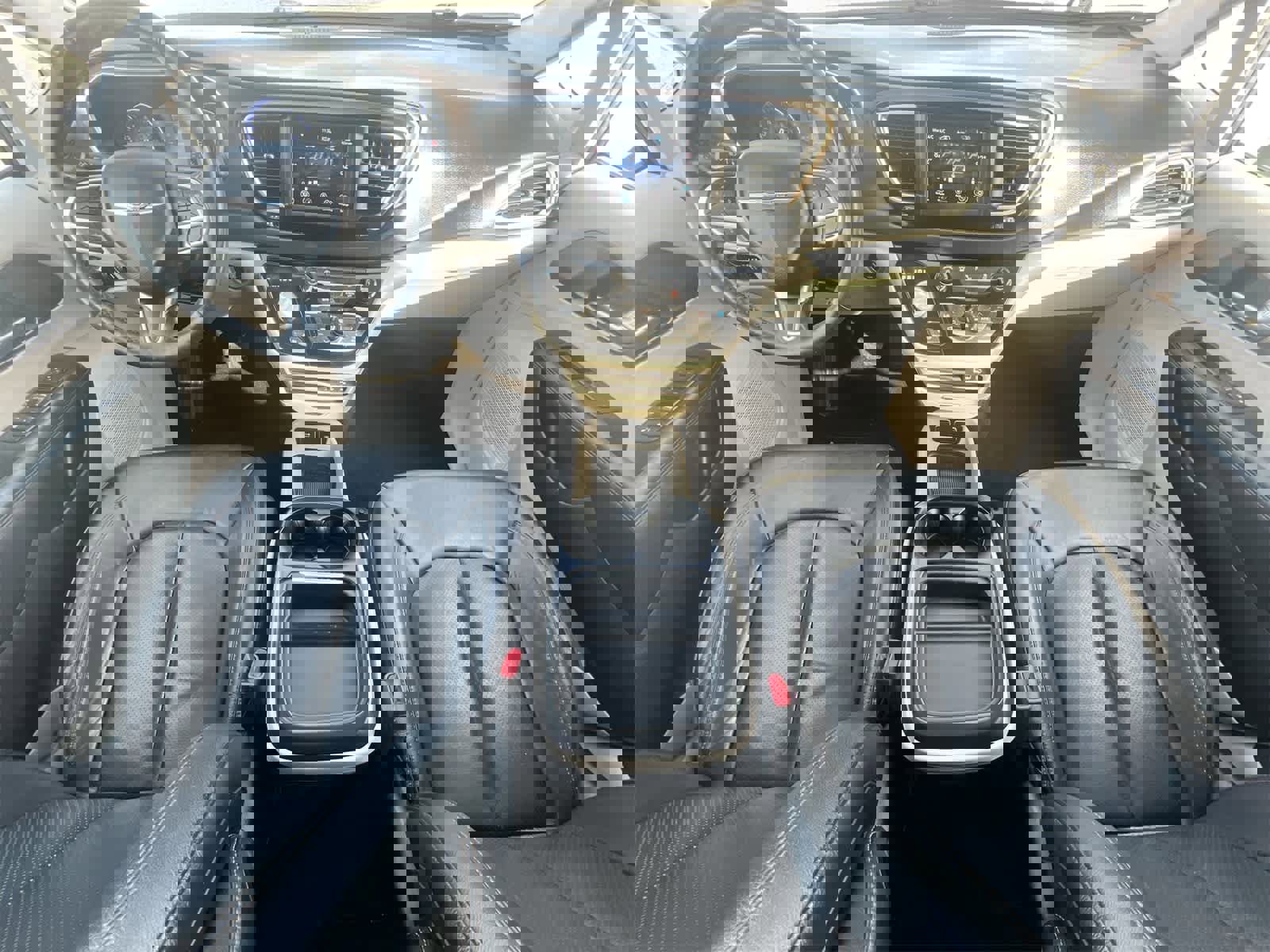 Used 2019 Chrysler Pacifica Touring-L image 16