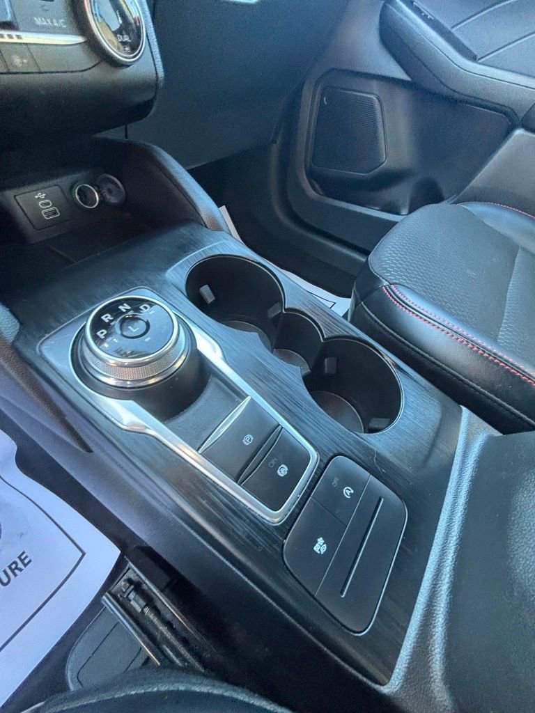 Used 2025 Ford Escape ST-Line image 12