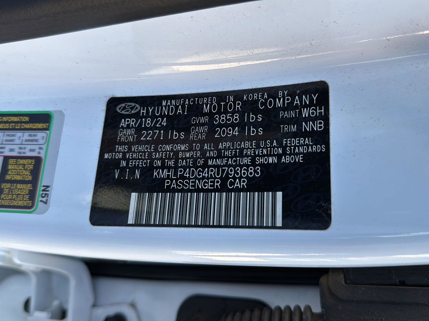 Used 2024 Hyundai Elantra Limited image 40